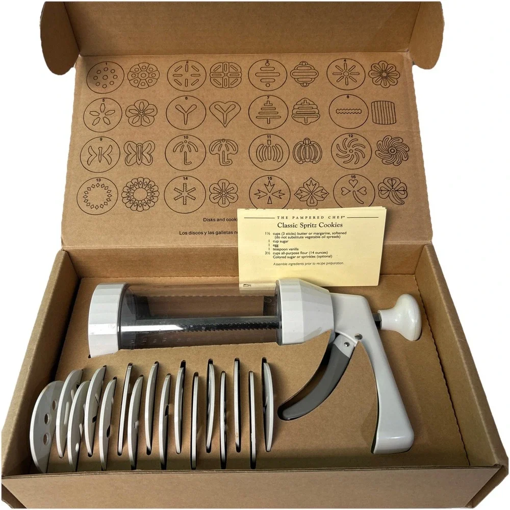 Pampered Chef Cookie Press 1525 All 16 Discs in Original Box w Recipe Book